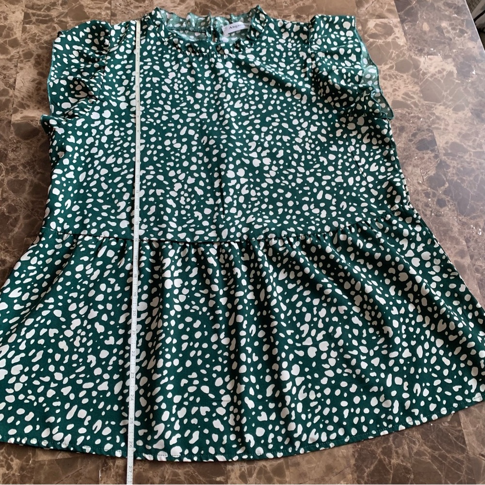 Angashion green/white Speckled ruffle short sleeve Top Women’s (L)